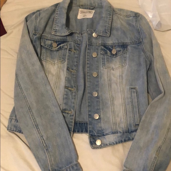Jean jacket - Picture 1 of 3
